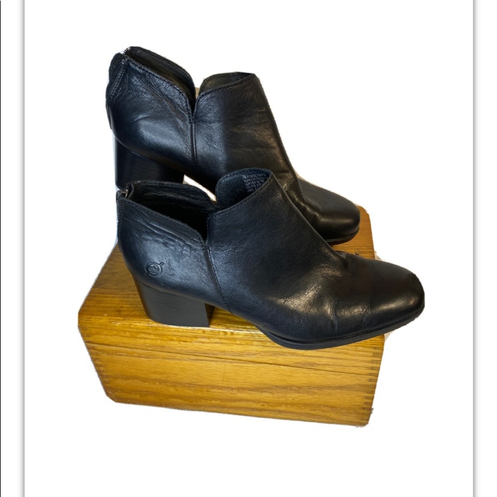 Born Women’s Leather Booties 6.5